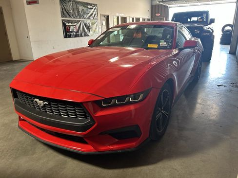 Used 2024 Ford Mustang Premium image 2