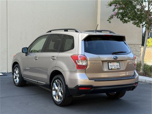 Used 2015 Subaru Forester 2.5i Touring w/ Eyesight & Navigation System AWD/4WD image 4