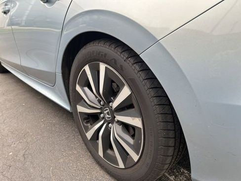 Used 2022 Honda Civic EX image 3