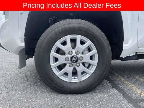 Used 2024 Toyota Tacoma SR5 AWD/4WD image 9