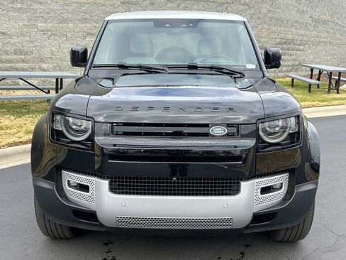 Used 2025 Land Rover Defender 110 S image 10