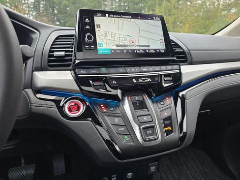 Certified 2026 Honda Odyssey Touring image 18