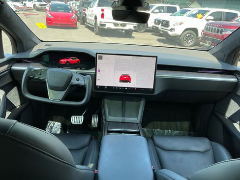 Used 2022 Tesla Model X AWD/4WD image 17