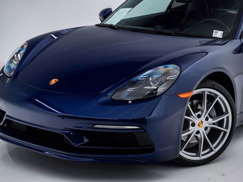 Used 2024 Porsche 718 Cayman RWD image 4