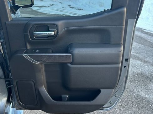 Used 2022 Chevrolet Silverado 1500 LTZ image 39