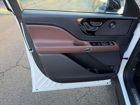 Used 2025 Lincoln Aviator Reserve image 12