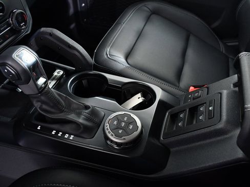 New 2025 Ford Bronco Badlands image 33