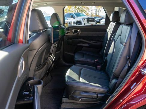 Certified 2025 Kia Sorento SX image 14