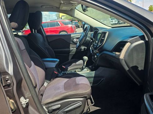 Used 2015 Jeep Cherokee Latitude AWD/4WD image 19