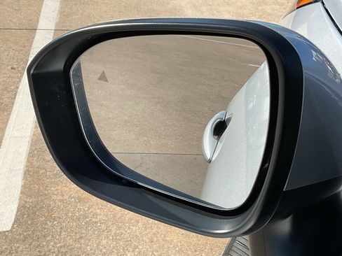 Certified 2025 Nissan Rogue SV image 11