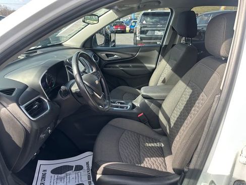 Used 2019 Chevrolet Equinox LT w/ Driver Convenience Package image 19