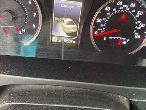 Used 2017 Toyota Camry SE w/ Protection Package (Q2) image 11