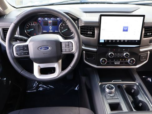 Used 2023 Ford Expedition XL image 17