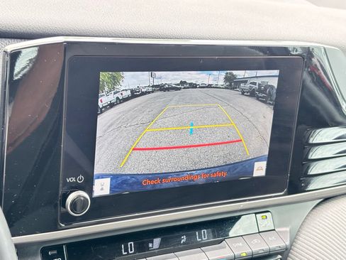 Used 2025 Toyota Camry SE FWD image 19
