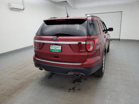 Used 2018 Ford Explorer XLT w/ Equipment Group 202A image 7