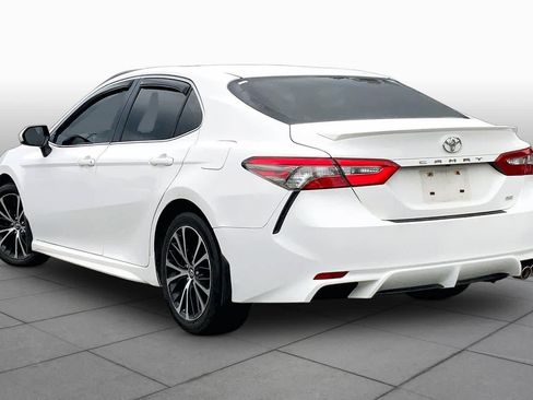 Used 2018 Toyota Camry SE FWD image 12