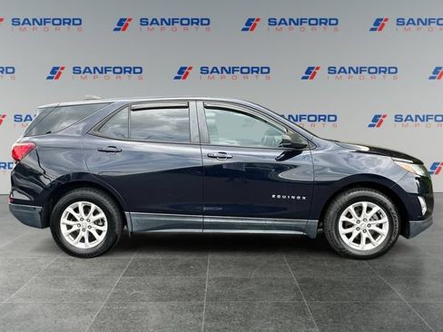 Used 2020 Chevrolet Equinox LS w/ LS Convenience Package FWD image 6