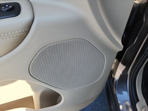 Used 2020 Jeep Grand Cherokee Limited w/ Trailer Tow Group IV image 16