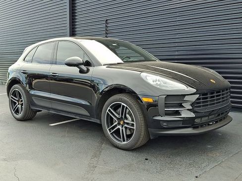 Certified 2021 Porsche Macan AWD/4WD image 9