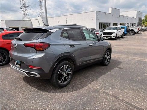 Used 2021 Buick Encore GX Essence AWD/4WD image 2