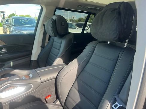 New 2026 Mercedes-Benz GLS 580 4MATIC image 7