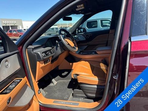 Used 2022 Lincoln Aviator Black Label w/ Dynamic Handling Package AWD/4WD image 12