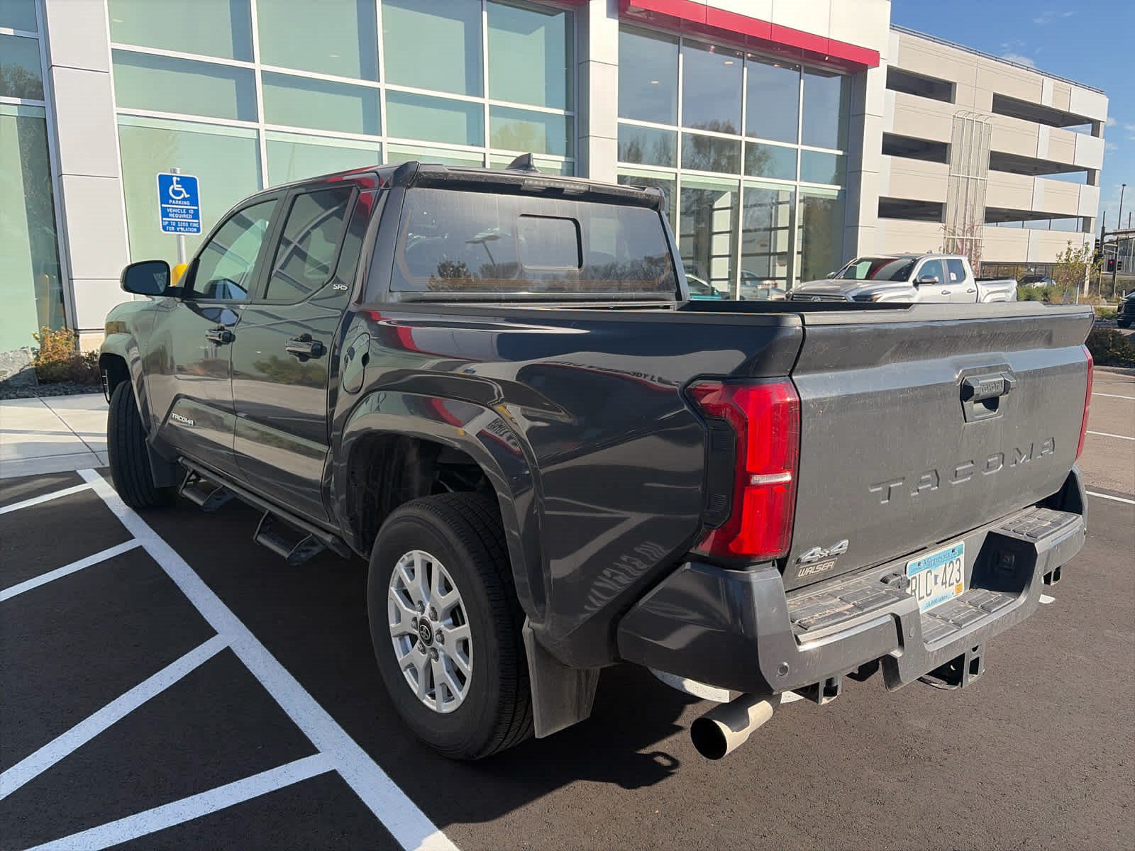 Certified 2024 Toyota Tacoma SR5 AWD/4WD image 4