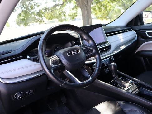 Used 2022 Jeep Compass Limited image 15