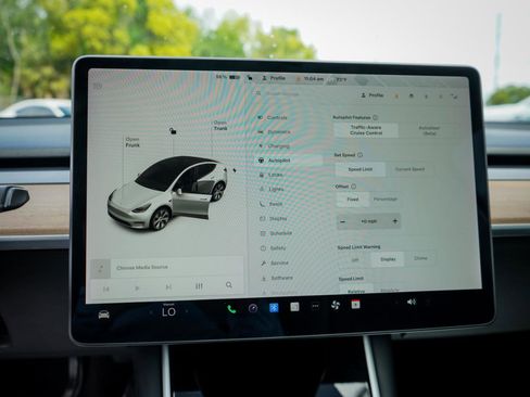 Used 2021 Tesla Model Y Long Range image 13