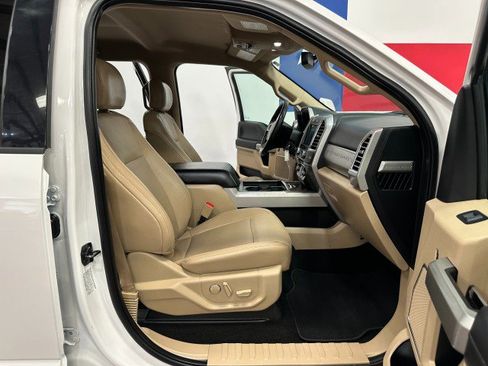 Used 2017 Ford F350 Lariat w/ FX4 Off-Road Package image 9