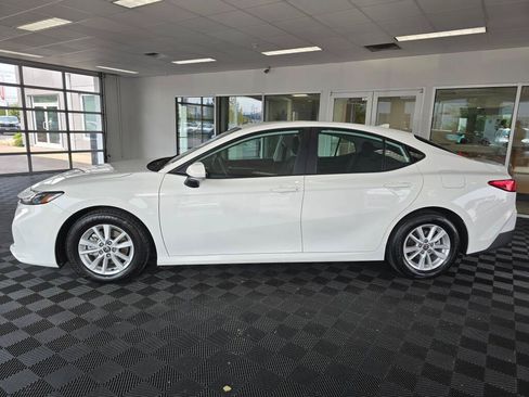 Used 2025 Toyota Camry LE FWD image 6