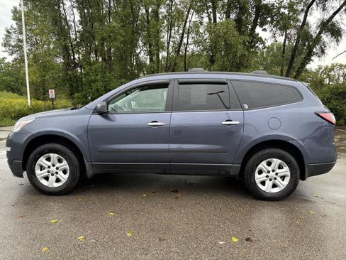 Used 2014 Chevrolet Traverse LS FWD image 2