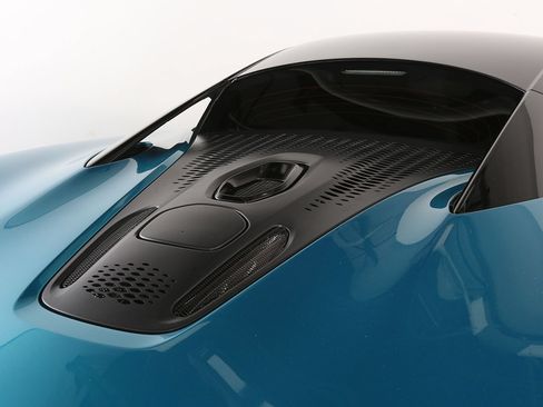 Used 2023 McLaren Artura RWD image 14