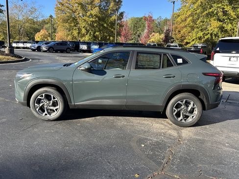 New 2025 Chevrolet Trax LT w/ Driver Confidence Package image 8