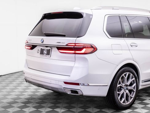 Certified 2025 BMW X7 xDrive40i w/ Executive Package image 39