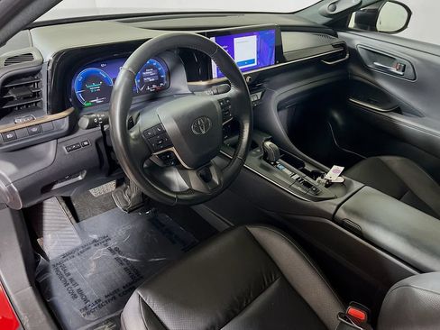 Certified 2023 Toyota Crown Platinum AWD/4WD image 9
