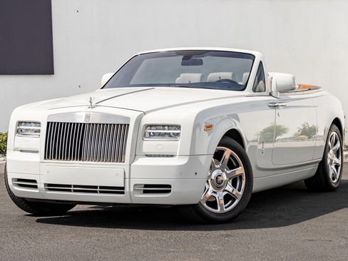 Used 2015 Rolls-Royce Phantom Drophead Coupe image 1