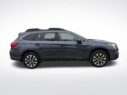Used 2017 Subaru Outback 3.6R Limited image 16