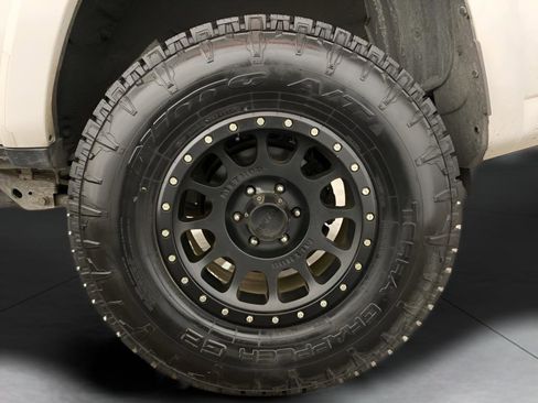 Used 2014 Toyota 4Runner SR5 image 22