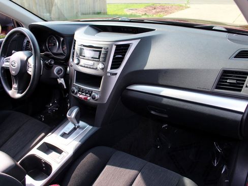 Used 2014 Subaru Outback 2.5i w/ Alloy Wheel Package image 34