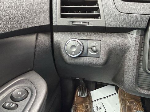 Used 2011 Chevrolet Traverse LT w/ Personal Connectivity Package FWD image 25