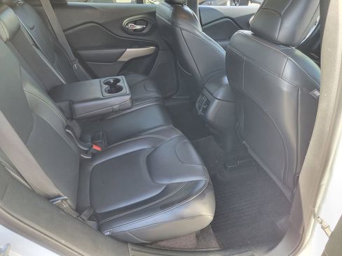 Used 2018 Jeep Cherokee Limited image 50