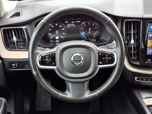 Used 2021 Volvo XC60 T5 Inscription w/ Protection Package Premier image 11