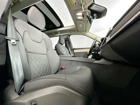 New 2025 Volvo XC90 B6 Plus w/ Protection Package Premier image 28