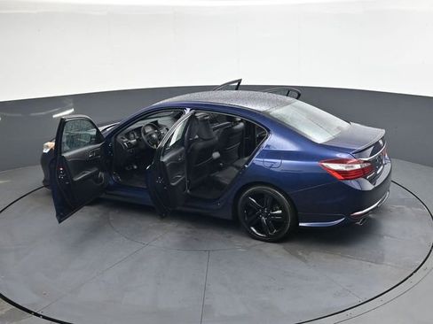 Used 2017 Honda Accord Sport Special Edition image 38
