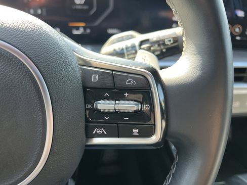 Certified 2024 Kia Sorento SX Prestige image 28