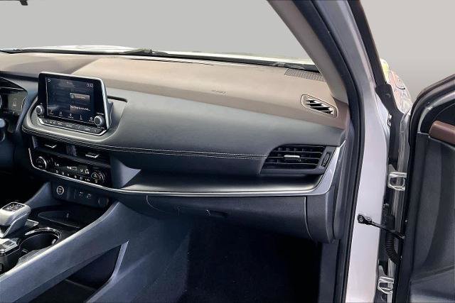 Certified 2023 Nissan Rogue SV FWD image 18