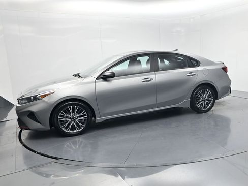 Used 2022 Kia Forte GT-Line w/ GT-Line Premium Package FWD image 4