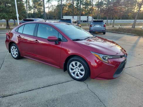 Certified 2022 Toyota Corolla LE image 10