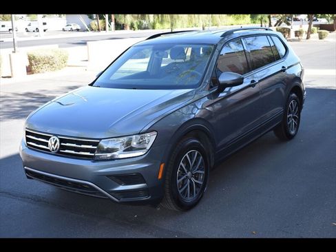 Used 2021 Volkswagen Tiguan S FWD image 3